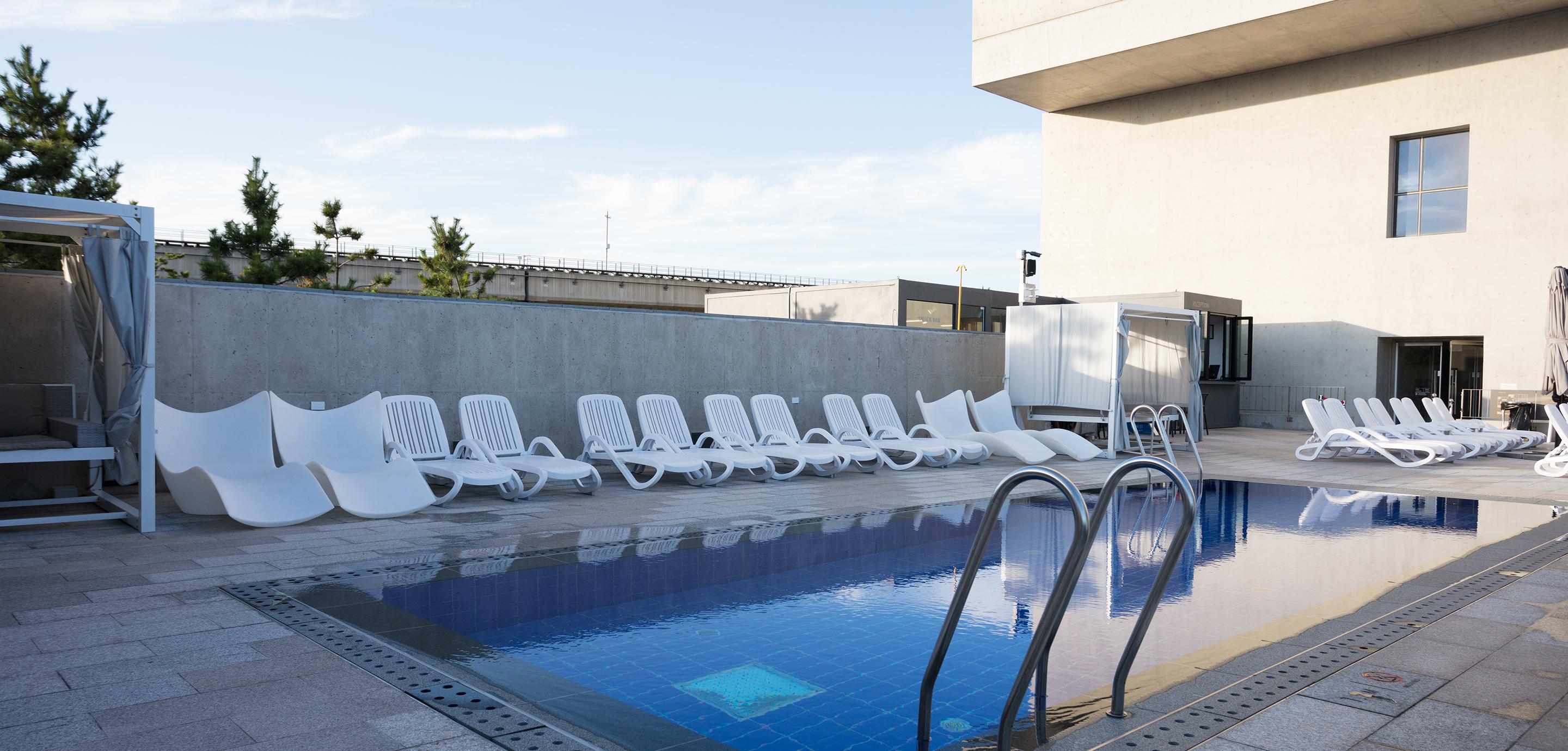 Nest Hotel Incheon Eksteriør billede Rooftop pool