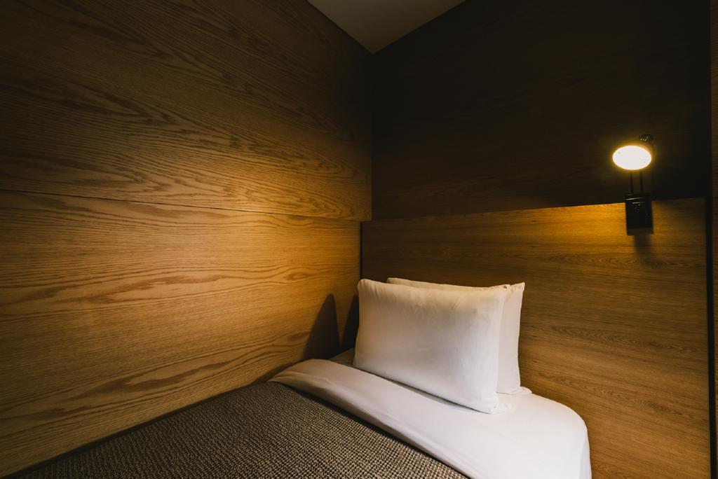 Nest Hotel Incheon Eksteriør billede A capsule hotel room in Tokyo