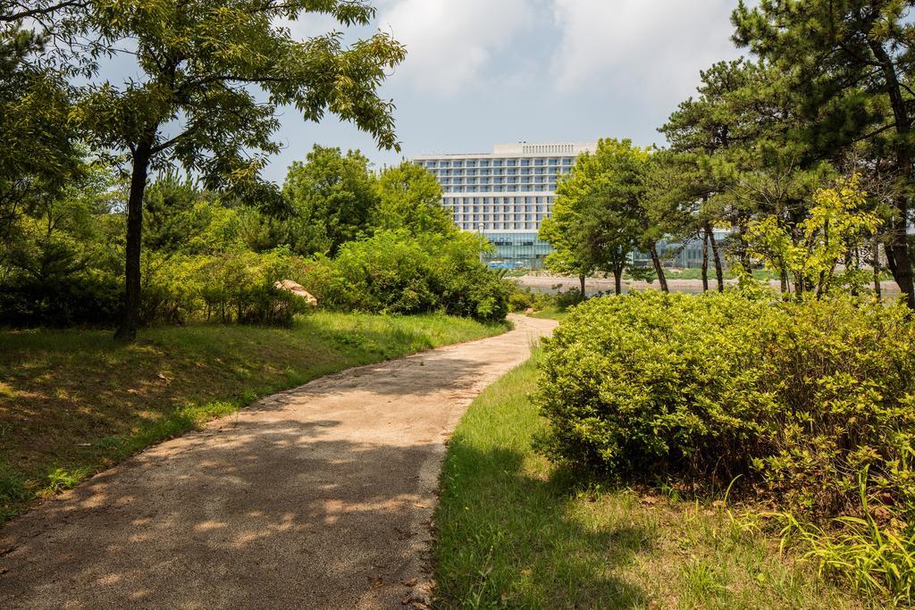 Nest Hotel Incheon Eksteriør billede The campus of the university