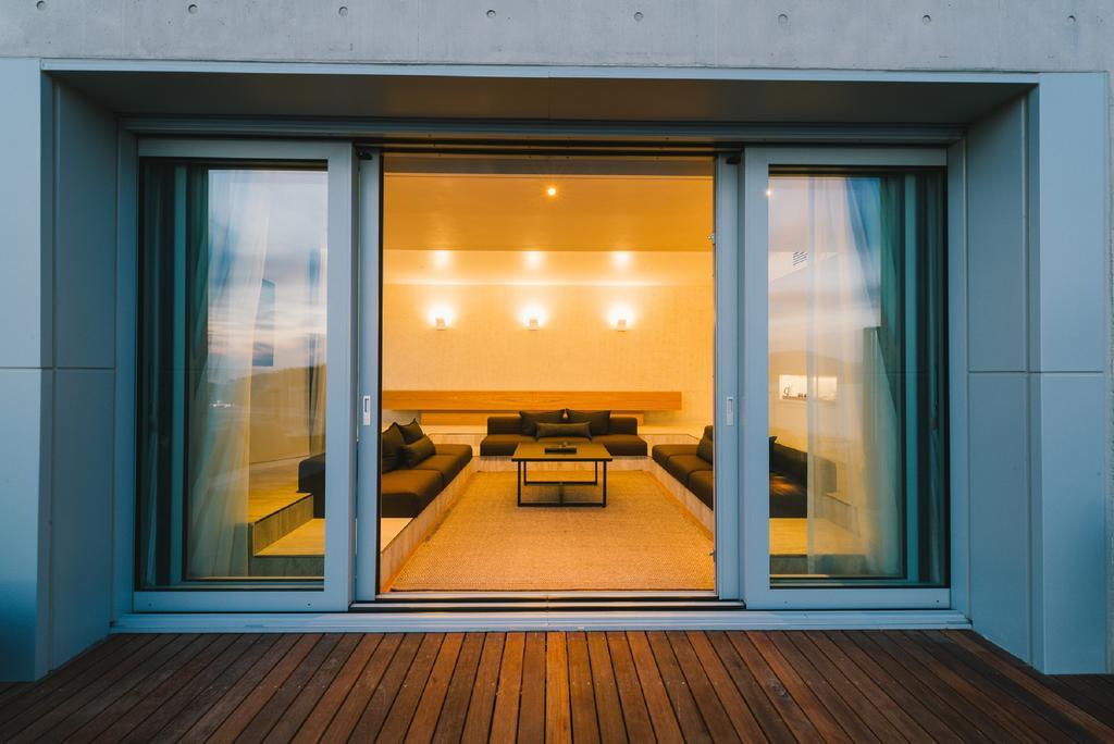 Nest Hotel Incheon Eksteriør billede A sliding door